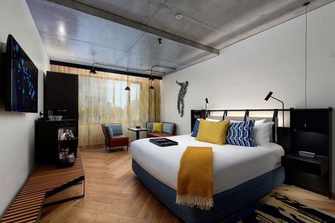 QT Melbourne - Accommodation Tasmania 2