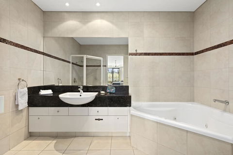 Quality Hotel Parklake Shepparton - Accommodation Tasmania 3