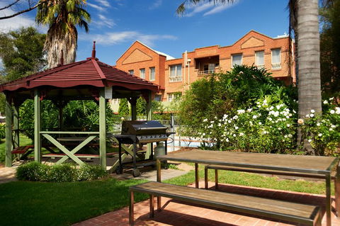 Quest Royal Gardens - Accommodation Tasmania 2