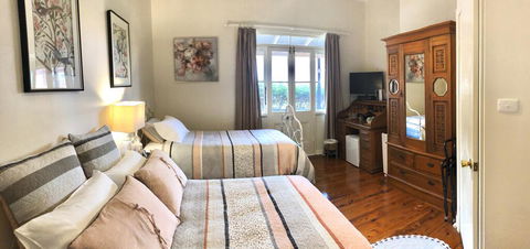 QUILTY HOUSE (Formerly Beethovens) - Accommodation Tasmania 1
