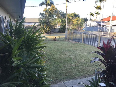 QUIRKY QUEENSLANDER 6 BEDROOM HOME - Accommodation Tasmania 2