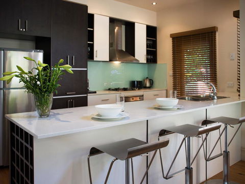 Ravenswood - Accommodation Tasmania 0