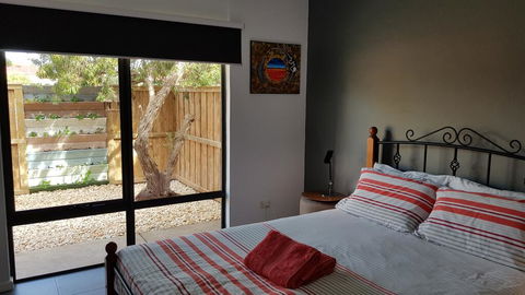 Red Ochre - Large 1BR With Private Courtyard - Accommodation Tasmania 0