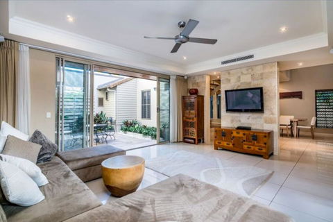 Resort Living With Private Pool Sleeps 8 - Accommodation Tasmania 0