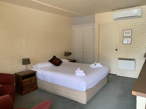 Robertson Country Motel - Accommodation Tasmania 1