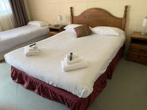 Robertson Country Motel - Accommodation Tasmania 2