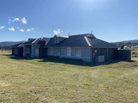 Rosehill Vines - Accommodation Tasmania 0