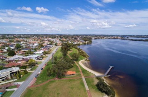 Rossmoyne 2 BEDROOM HOUSE, SELF CHECK IN, Walk To River, Shops, Bus, Trains, Cls To Airport, City, Beaches - Accommodation Tasmania 2