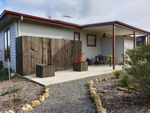 Samphire: Coorong Accommodation - Accommodation Tasmania 2