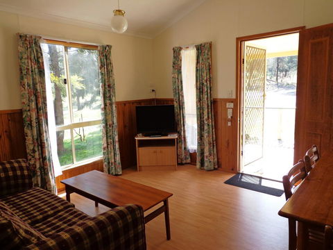Sandy Hollow Tourist Park - Accommodation Tasmania 1