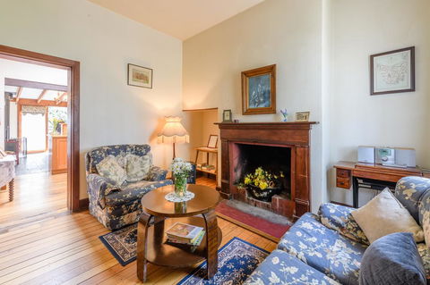 Sargeants & Armoury Cottages 1823 - Accommodation Tasmania 2