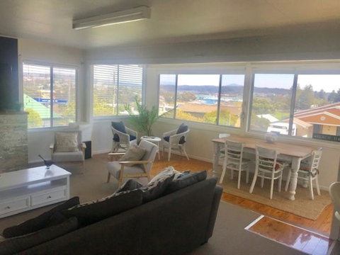 Scarlets By The Sea - Accommodation Tasmania 1