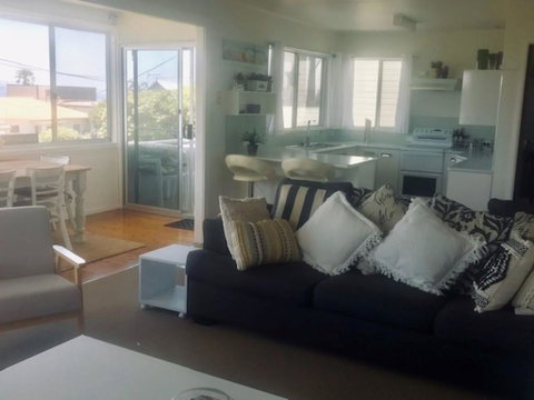 Scarlets By The Sea - Accommodation Tasmania 3