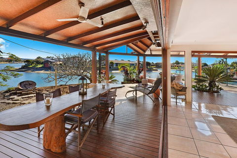 SCHMAN55-WATERFRONT, RESORT-STYLE ENTERTAINER - Accommodation Tasmania 2