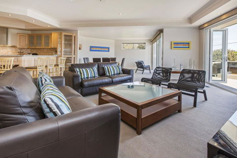 SEA GRANGE - MORNINGTON - Accommodation Tasmania 3