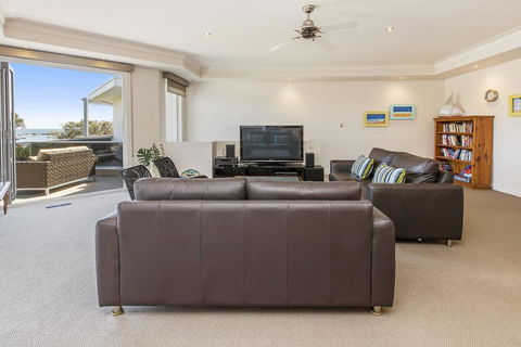 SEA GRANGE - MORNINGTON - Accommodation Tasmania 2