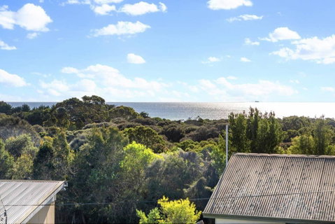 SEASIDE SERENITY 2 - L'Abode Accommodation - Accommodation Tasmania 3