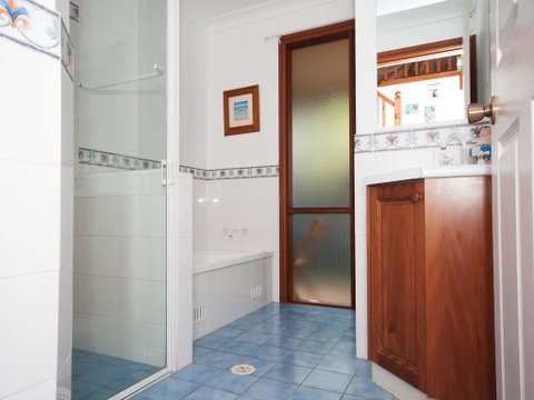 Semaphore Beach House - Accommodation Tasmania 2