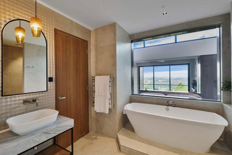 Sequoia Lodge - Accommodation Tasmania 0