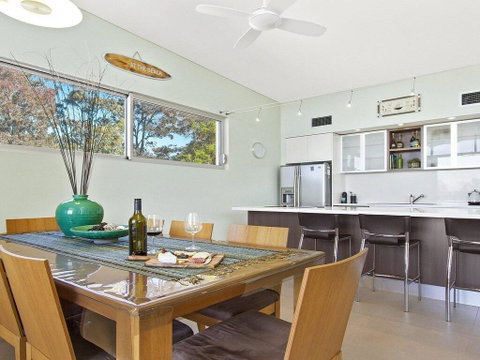 Serene - Spacious Air Conditioned Accommodation - Accommodation Tasmania 1