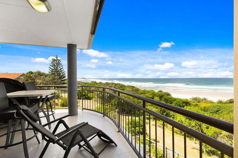 Shoreline Nine Penthouse With Ocean Views - Accommodation Tasmania 0