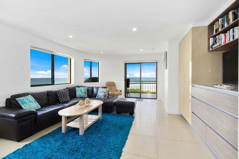 Shoreline Nine Penthouse With Ocean Views - Accommodation Tasmania 1