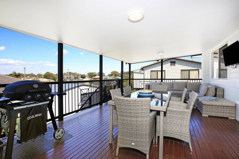 Shores - Pet-Friendly - 1 Min Walk To Beach - Accommodation Tasmania 1