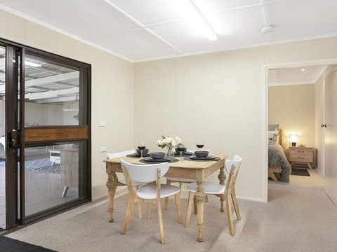 Silky Oak Cottage - Cosy With Country Views - Accommodation Tasmania 3