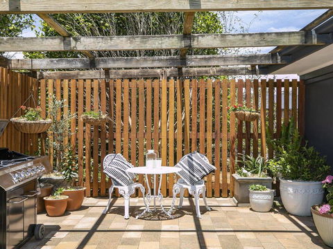 Silky Oak Cottage - Cosy With Country Views - Accommodation Tasmania 1