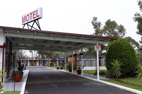 Silver Oaks Motel - Accommodation Tasmania 1