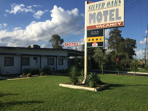 Silver Oaks Motel - Accommodation Tasmania 2