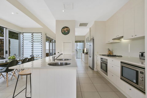 Silver, Sunrise Beach - Accommodation Tasmania 3