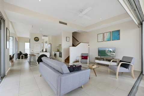 Silver, Sunrise Beach - Accommodation Tasmania 2