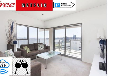 SKY GARDEN SUNSET RIVER VIEW NETFLIX WINE PARKING - Accommodation Tasmania 0