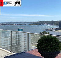 SKY GARDENS SUNSET RIVER VIEW NETFLIX WINE PARKING - Accommodation Tasmania