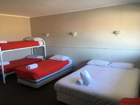 Snowy Mountains Resort And Function Centre - Accommodation Tasmania 1