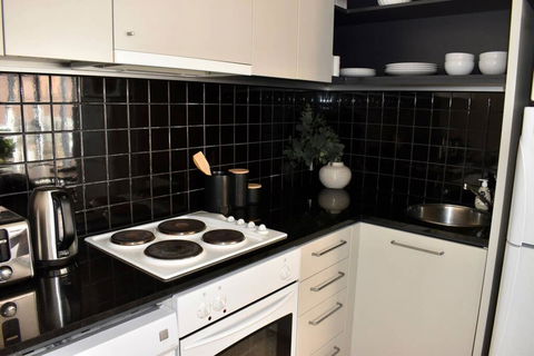 Spacious CBD Apartment In The Heart Of Melbourne - Accommodation Tasmania 3