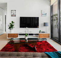 Spacious luxury 3Br Top Location  WiFi Gym Pool - Accommodation Tasmania