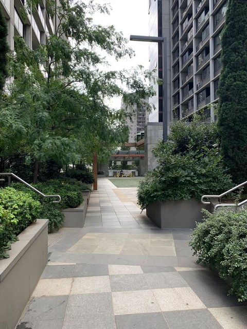Sparkling 2 Bed 1 Bath Melbourne CBD Apt - Free Netflix & Wine - Accommodation Tasmania 3