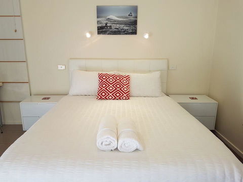 Springtide Studio Apartments - Accommodation Tasmania 0