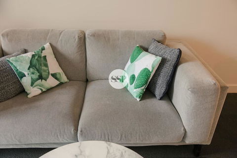 St Kilda Rd LV 5 2BDR2BATHR WIFI Albert Park - Accommodation Tasmania 3