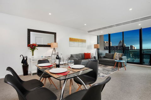 StayCentral On Lonsdale - Accommodation Tasmania 0