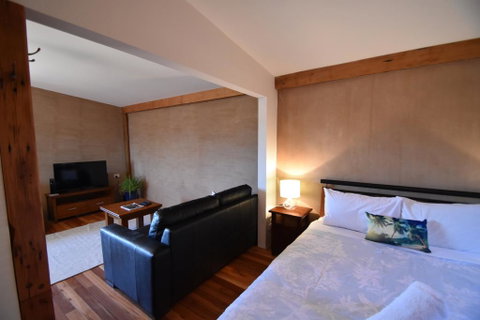 Studio 59 Holiday Home - Accommodation Tasmania 3