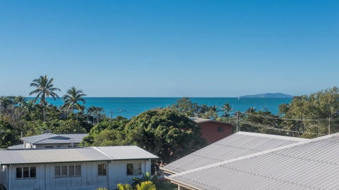 Studio 8 On Waterson - Accommodation Tasmania 0