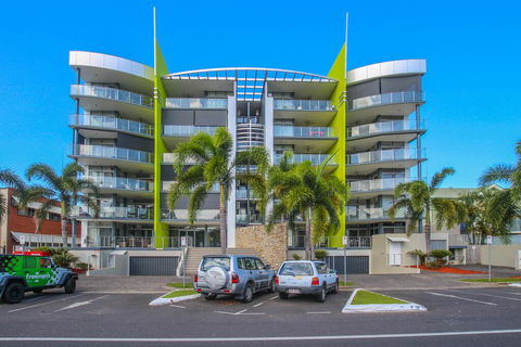 Stunning Ground Floor City Apartment. - Accommodation Tasmania 1