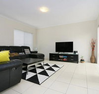 Stunning Home Near Scarborough Beach Sleeps 11 - Accommodation Tasmania