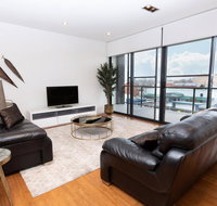 Stylish Inner City Penthouse Apartment - Accommodation Tasmania