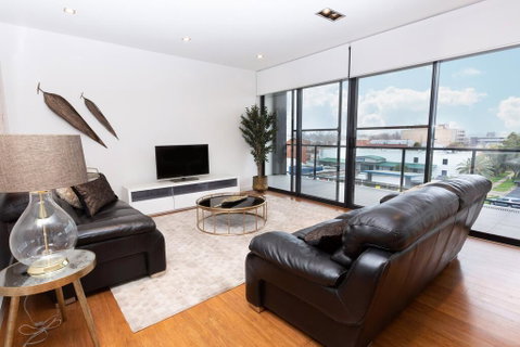 Stylish Inner City Penthouse Apartment - Accommodation Tasmania 0