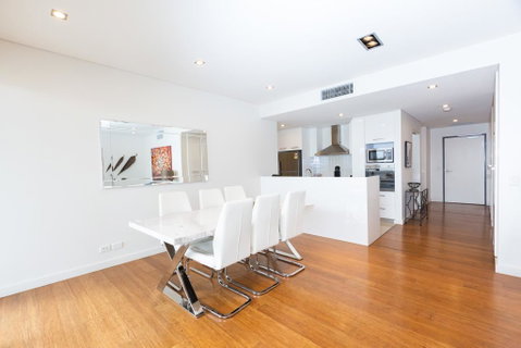 Stylish Inner City Penthouse Apartment - Accommodation Tasmania 3