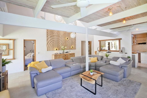 Stylish Luxury Home To Fit The Whole Family - Accommodation Tasmania 2